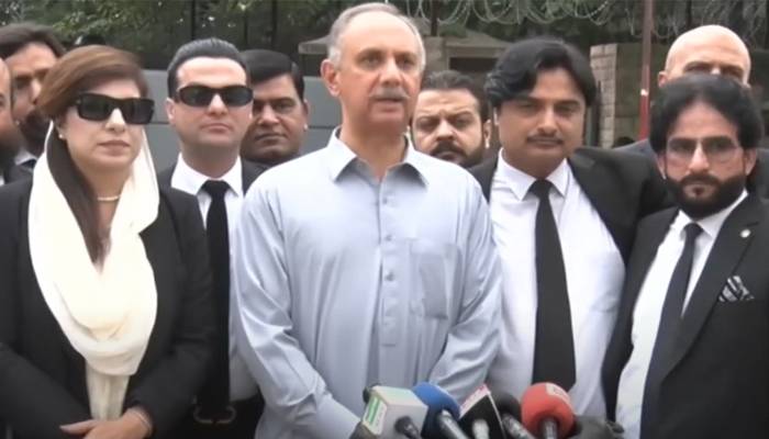 بدقسمتی سےپاکستانی قوم تقسیم ہے، واحد حل عمران خان ہیں،عمرایوب