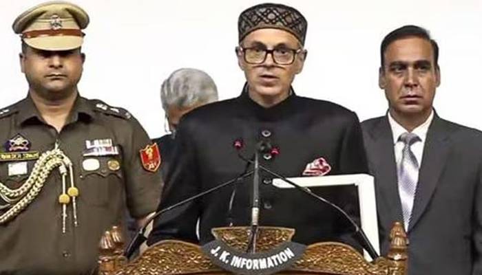بھارتی سیکیورٹی فورسز کی اجتماعی سزا سے کشمیری متنفر ہوجائیں گے،عمرعبداللہ