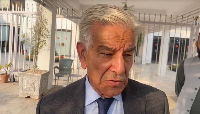 بھارتی حملے کو دیکھیں گے ،جیسا بھارت کا عمل ہوگا ویسا رد عمل دیا جائے گا، وزیر دفاع