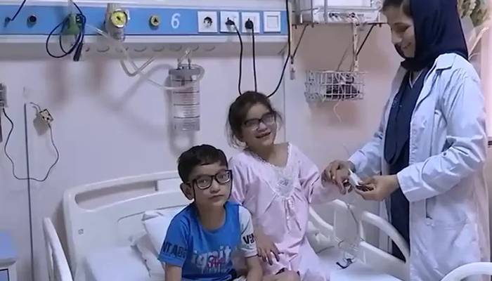 بھارت سےبھیجے گئے2بچوں کے علاج کا ذمہ آرمی چیف نے اٹھا لیا