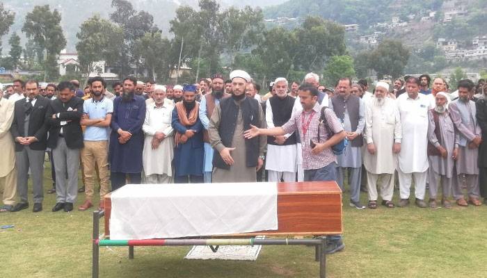 آزاد کشمیر میں بھارتی جارحیت سےشہید خادمِ مسجد کی نماز جنازہ ادا ،سپردخاک کردیاگیا