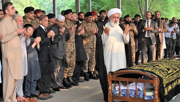 شہید 7 سالہ بچے ارتضیٰ عباس کی نماز جنازہ ادا، وزیر اعظم، آرمی چیف کی شرکت