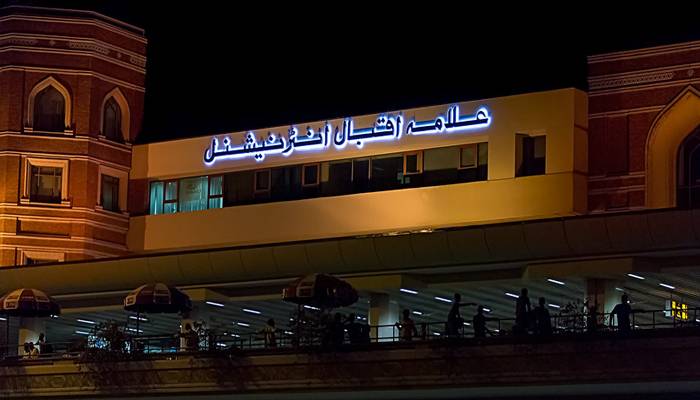 لاہور،سیالکوٹ ایئر پورٹس پر فضائی آپریشن عارضی طور پر معطل