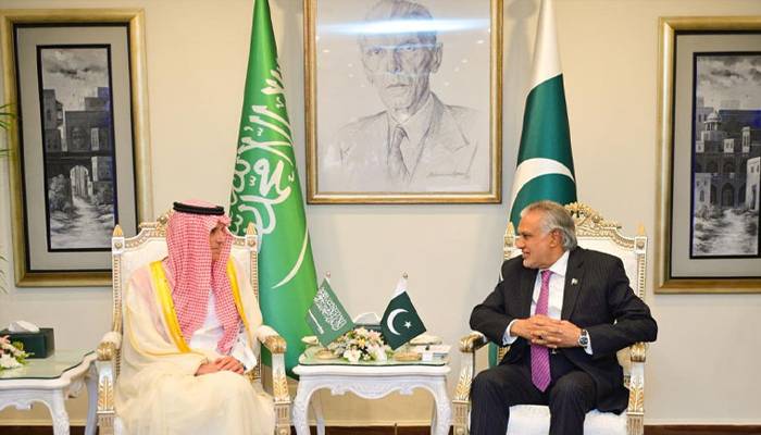 وزیر خارجہ اسحاق ڈار سےسعودی وزیر برائے امور خارجہ عادل الجبیر کی ملاقات 
