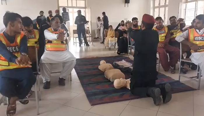 پنجاب بھرمیں 50ہزارسےزائدرضاکاروں نے شہری دفاع کی تربیت مکمل کرلی