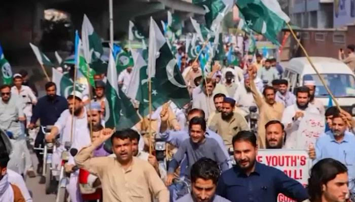 آپریشن’’بُنْيَانٌ مَّرْصُوْص ‘‘کی کامیابی پر ملک بھر میں جشن ، مٹھائیاں تقسیم