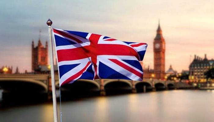 برطانیہ میں امیگریشن سخت کرنے کا اعلان، مستقل قیام کے لیے 10 سال لازمی قرار