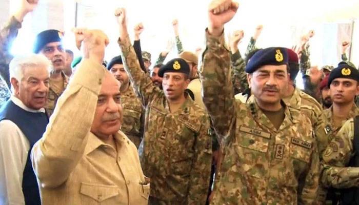 وزیر اعظم کا آپریشن بنیان مرصوص کی فرنٹ لائنز کا دورہ، افسروں و جوانوں سے ملاقات