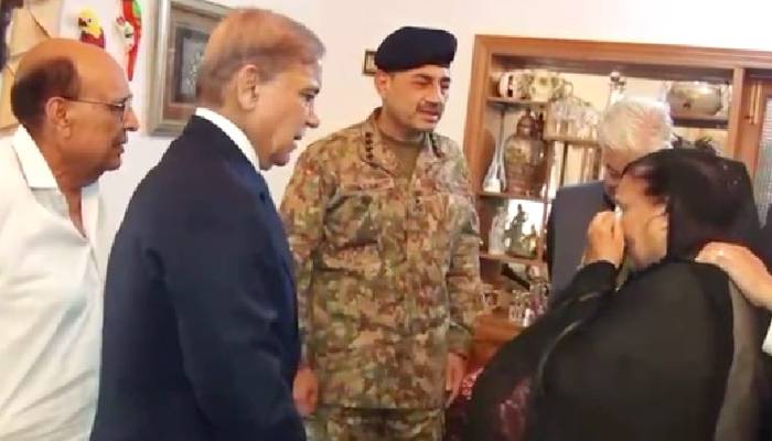 وزیراعظم،آرمی چیف کی شہید سکواڈرن لیڈرعثمان یوسف کے گھرآمد،اہلخانہ سےتعزیت