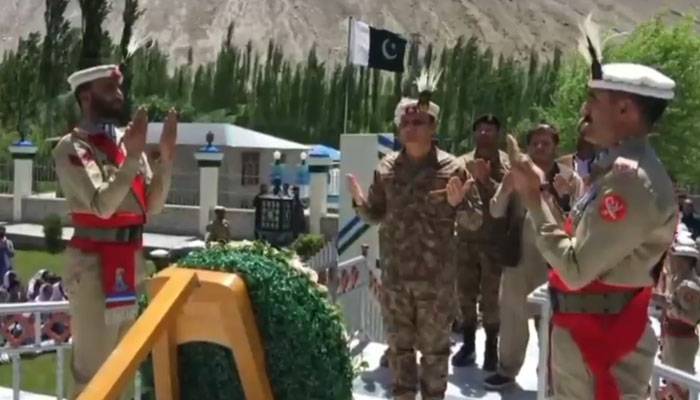 یوم تشکر:معرکہ حق کی کامیابی پر غذر میں لالک جان شہید نشان حیدر کے مزار پر پُروقار تقریب