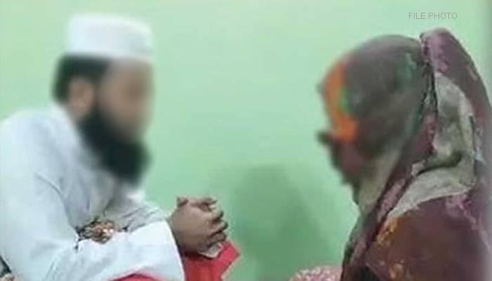  جعلی پیر کی نازیبا حرکات، خاتون کو سنگین نتائج کی دھمکیاں 