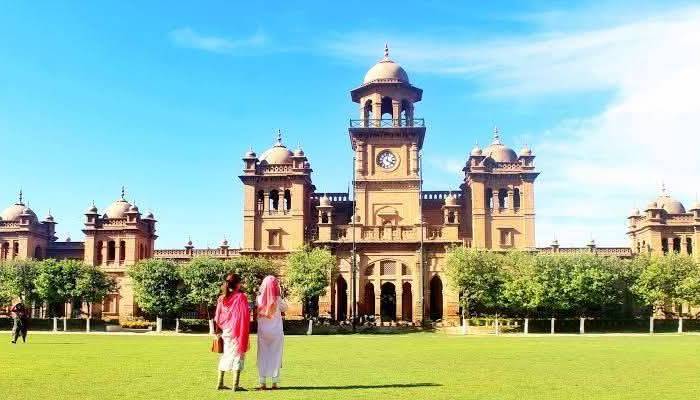  اسلامیہ کالج پشاور میں طالبہ کو ہراساں کرنے پر اسسٹنٹ پروفیسر برطرف