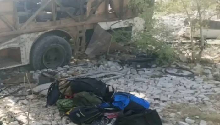 خضدار میں اسکول بس پر خودکش حملہ، 3 بچوں سمیت 5 افراد شہید، 38 زخمی