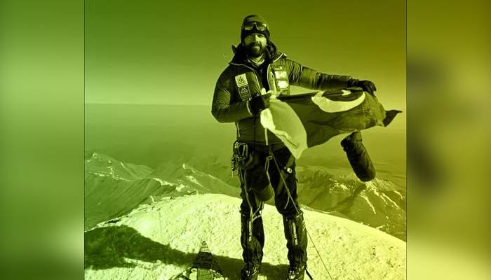 ایک اور پاکستانی کوہ پیما نے دنیا کی بلند ترین چوٹی ایورسٹ کو سر کر لیا