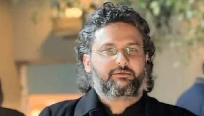 عمران خان نے کہاہے کہ وکٹ کےدونوں طرف کھیلنے والوں کیلئے کوئی رعایت نہیں،فیصل جاوید