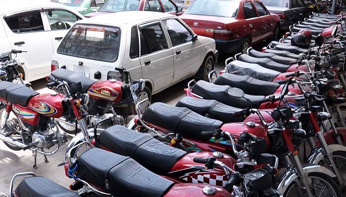 نئے مالی سال  میں گاڑیوں کی رجسٹریشن فیس بڑھانے کا فیصلہ 