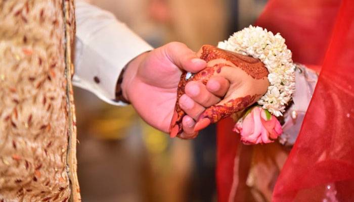 شادی سے انکار کیوں کیا، باپ نے بیٹی کو گولیوں سے چھلنی کر دیا 