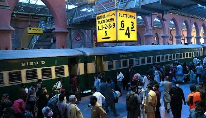 وفاقی وزیر ریلوے نے عیدالاضحیٰ پر خصوصی ٹرینیں چلانے کا اعلان کردیا