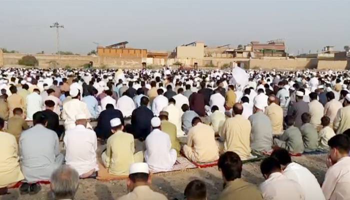 خیبر پختونخوا اور کراچی میں افغان مہاجرین و بوہری برادری آج عید منا رہے ہیں
