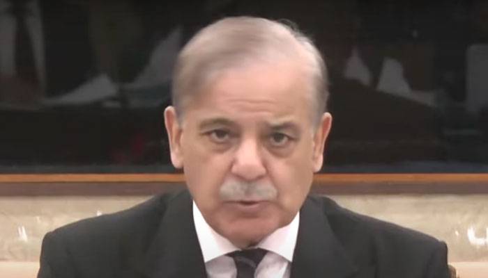 قوم کی محنت سے ملک اب ٹیک آف کی پوزیشن میں آگیا، وزیر اعظم 