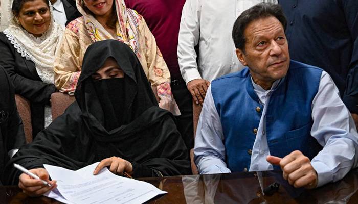 عمران خان اور بشریٰ بی بی کی سزا معطلی درخواستوں پر سماعت مؤخر