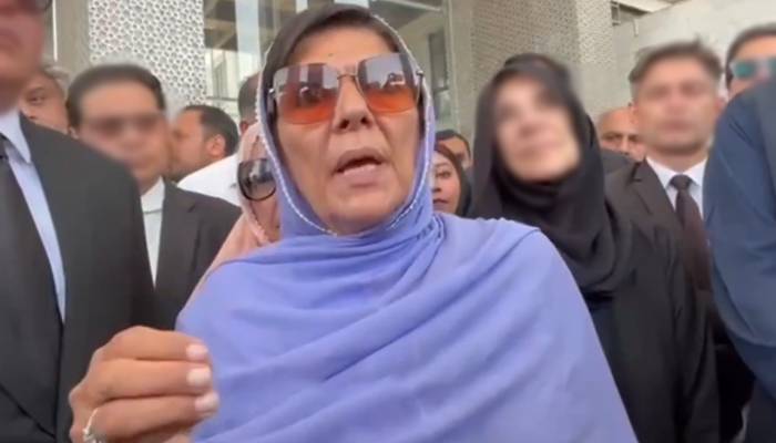 عمران خان رہا ہوتے نظر نہیں آرہے: علیمہ خان