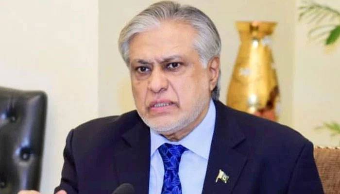 ایران میں پھنسے 450 پاکستانی زائرین کا انخلا مکمل کرلیا گیا، نائب وزیر اعظم 