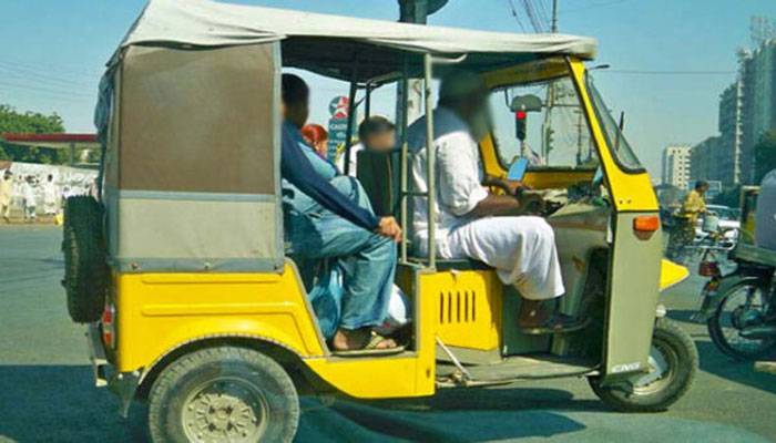 کراچی کی 20 سڑکوں پر رکشوں کے داخلے پر پاپندی عائد