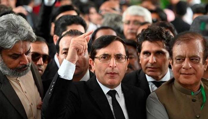 چیئرمین پی ٹی آئی سمیت اہم رہنما مقدمے سے بری
