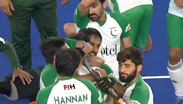 قومی ہاکی ٹیم وطن واپس پہنچ گئی، لاہور ایئرپورٹ پر شاندار استقبال 