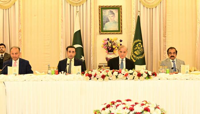 وزیر اعظم سے بلاول بھٹو کی ملاقات،سفارتی وفد کی امریکا، یورپ ملاقاتوں پر بریفنگ 