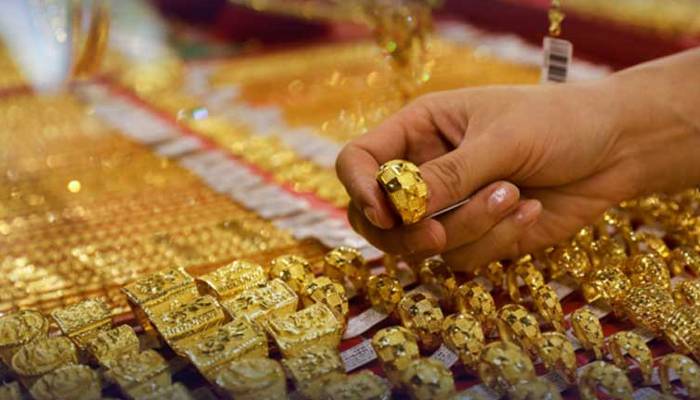 ملک بھر میں سونے کی فی تولہ قیمت میں بڑی کمی 