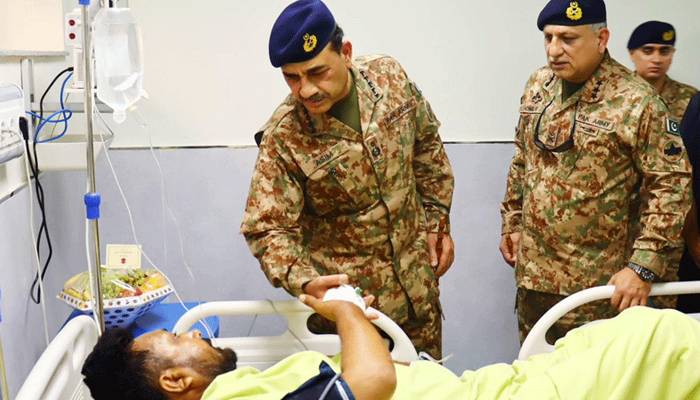 فیلڈ مارشل سید عاصم منیر کا پشاور کور ہیڈ کوارٹرز کا دورہ، زخمیوں کی عیادت کی