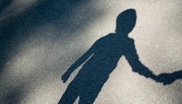  لاہور : موٹر سائیکل سوار نے 12 سالہ بچے کو اغوا کرلیا