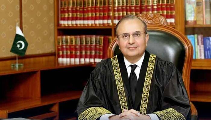 26ویں آئینی ترمیم پر پہلے فیصلہ کیا جائے، جسٹس منصور کا مطالبہ