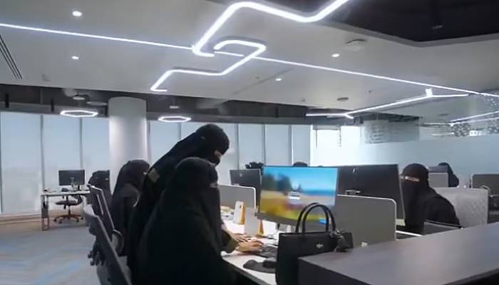 سعودی عرب میں زچگی کے بعد خواتین کو تین ماہ تک مکمل تنخواہ دینے کا قانون نافذ