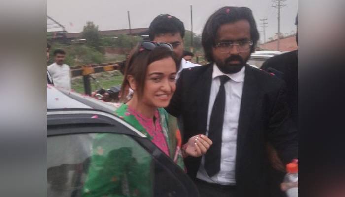 پی ٹی آئی کارکن صنم جاوید کو جیل سے رہا کردیا گیا