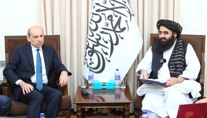 روس نے طالبان حکومت کو باضابطہ تسلیم کر لیا، افغان سفیر کی اسناد قبول