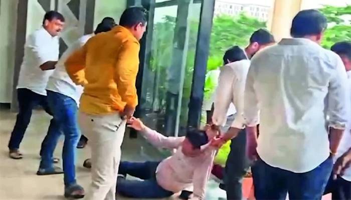 بی جے پی کے رہنماؤں کی غنڈہ گردی سےقانون، جمہوریت اور ریاستی ادارے مفلوج