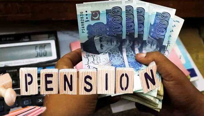 ریٹائرڈ ملازمین کی سنی گئی، پنشن میں اضافے کا نوٹیفکیشن جاری