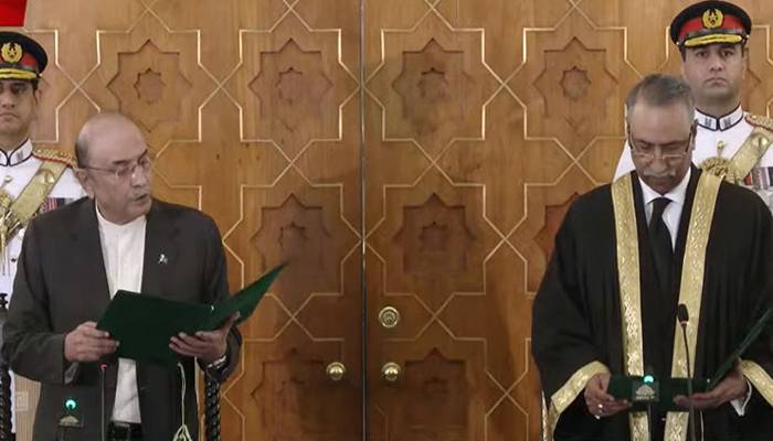 جسٹس سرفراز ڈوگر نے چیف جسٹس اسلام آباد ہائیکورٹ کا حلف اٹھا لیا