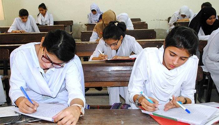 پنجاب میں آٹھویں جماعت کے بورڈ امتحانات کی بحالی کا فیصلہ