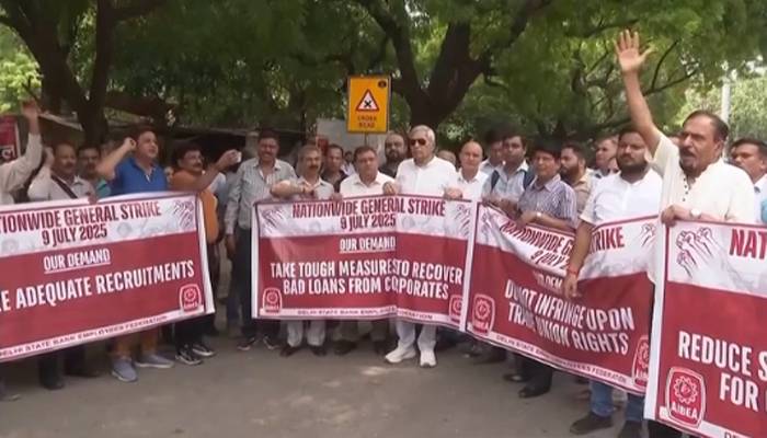مودی سرکارکی پالیسیوں کیخلاف بھارت میں لاکھوں محنت کشوں کی ہڑتال