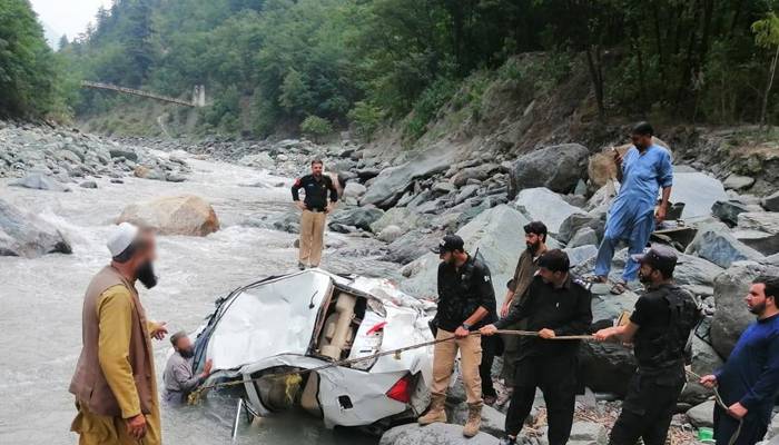 کاغان ویلی: سیاحوں کی گاڑی الٹ کر دریا میں جاگری
