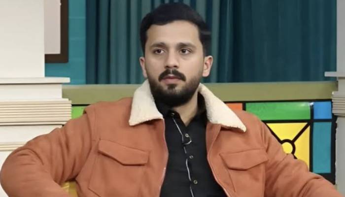 معروف یوٹیوبر رجب بٹ  کے گھر پر نامعلوم افراد کی فائرنگ