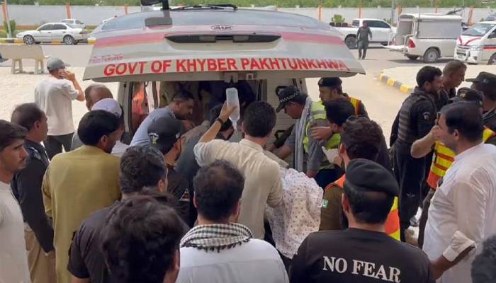 ہنگو: پولیس مقابلےمیں ڈی پی او زخمی، 5 دہشت گرد ہلاک