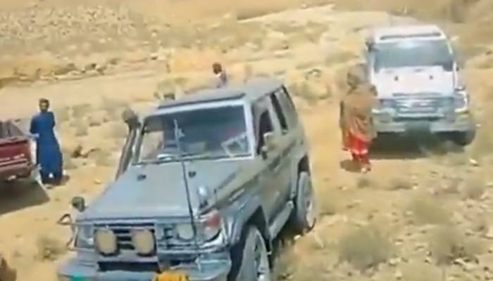 بلوچستان میں جرگے کے حکم پر جوڑا قتل، وزیردفاع خواجہ آصف کا اہم ردعمل