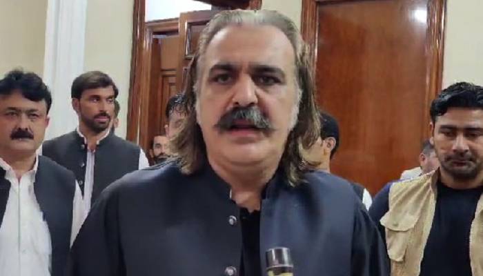 وزیر اعلی خیبرپختونخوا کا مخصوص نشستوں کی حلف برداری کیخلاف پٹیشن دائر کرنے کا فیصلہ
