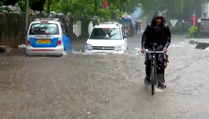 بھارت میں شدید بارشیں، سیلاب سے ہلاکتیں 143 تک پہنچ گئیں