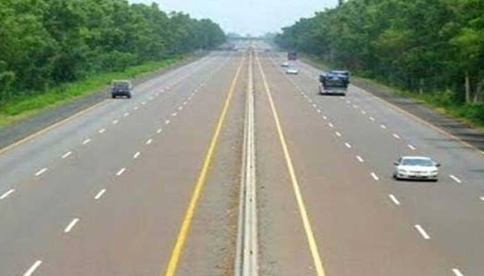 حکومت کا لاہور سیالکوٹ اسلام آباد موٹروے پر سفر 100  کلومیٹر کم کرنے کا فیصلہ
